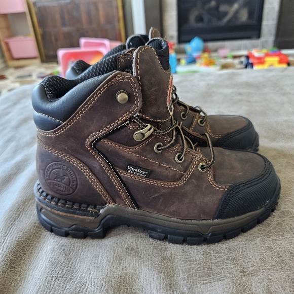 Red Wing Irish Setter Women's Boots - Picture 4 of 10